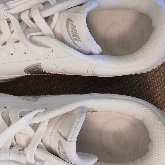 NIB Nike Women's Court Legacy Lift Sneakers, White with Silver Swoosh - Picture 6 of 8